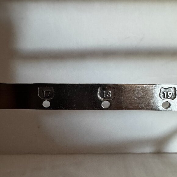 Sanrio Hello Kitty Metal Trinket Accessories Jewelry Face Rack Limited Edition - Picture 7 of 16